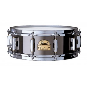 Pearl Caisse Claire Chad Smith